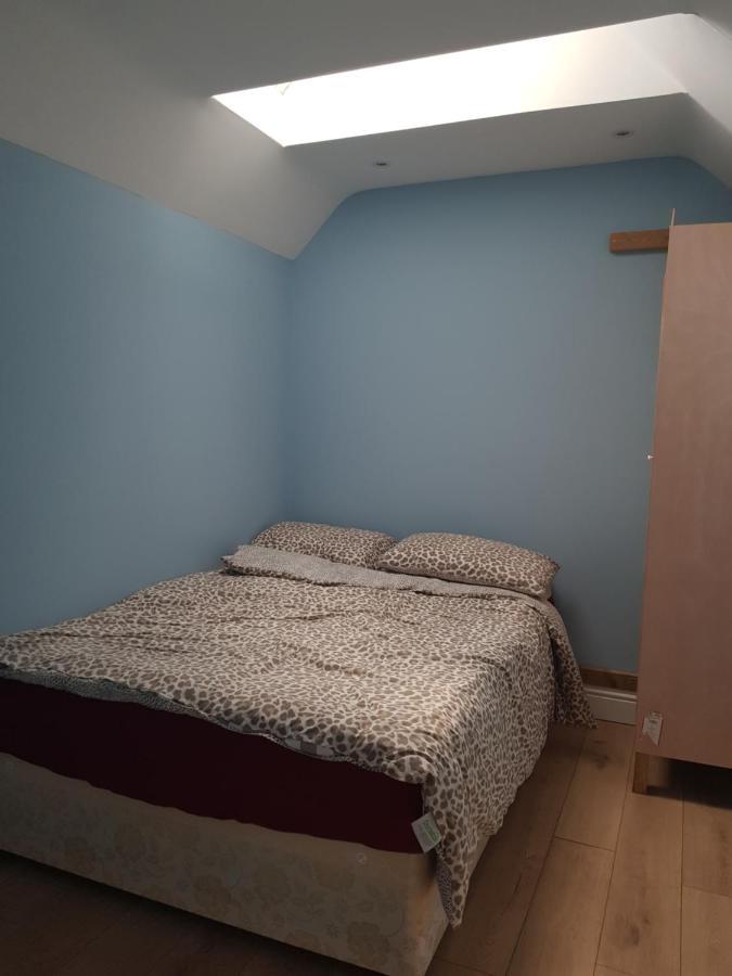 Cosy Studio Luton Apartment Luton  Ngoại thất bức ảnh
